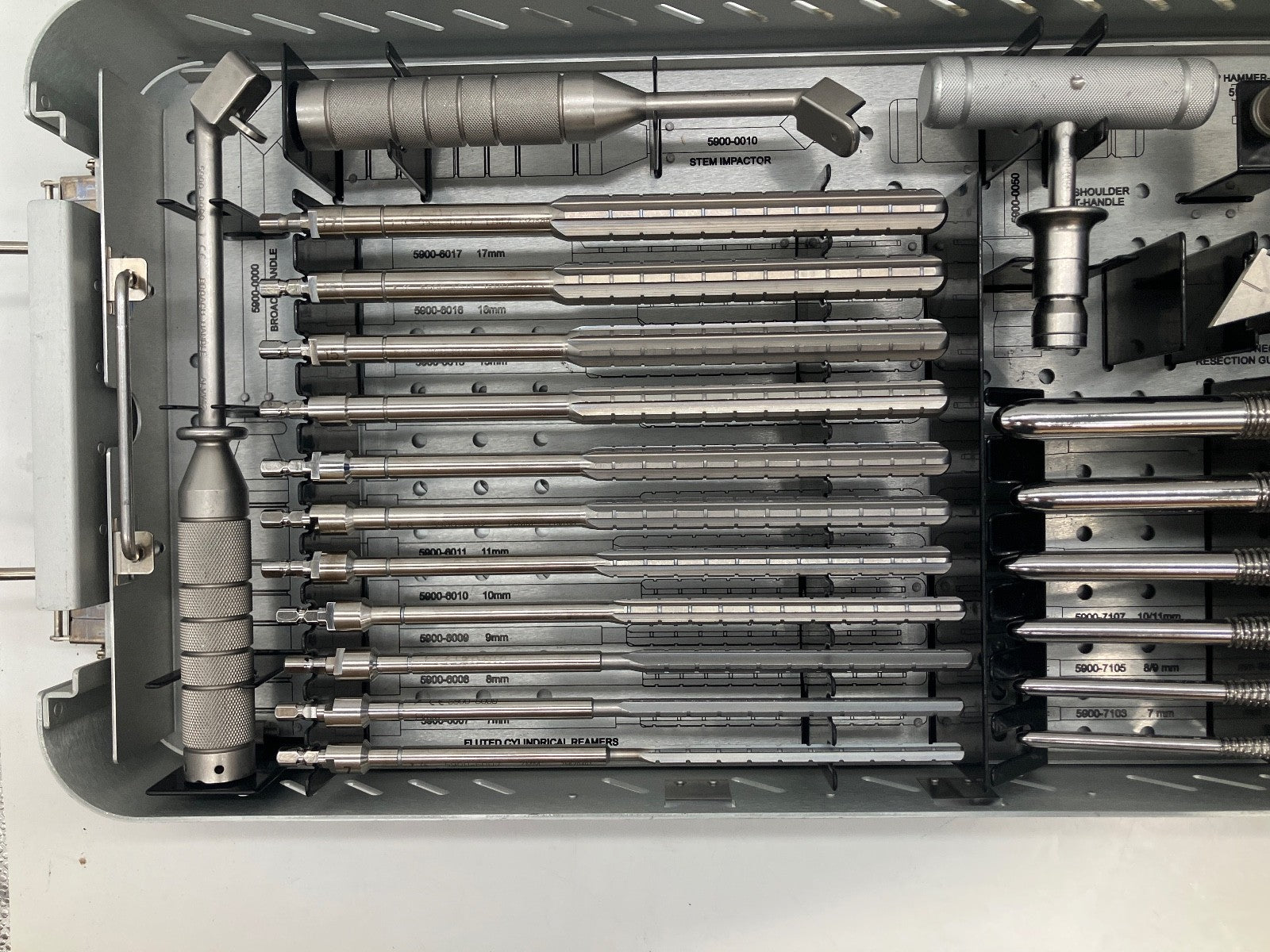 OSTEONICS REAMER/BROACH SHOULDER INSTRUMENT SET