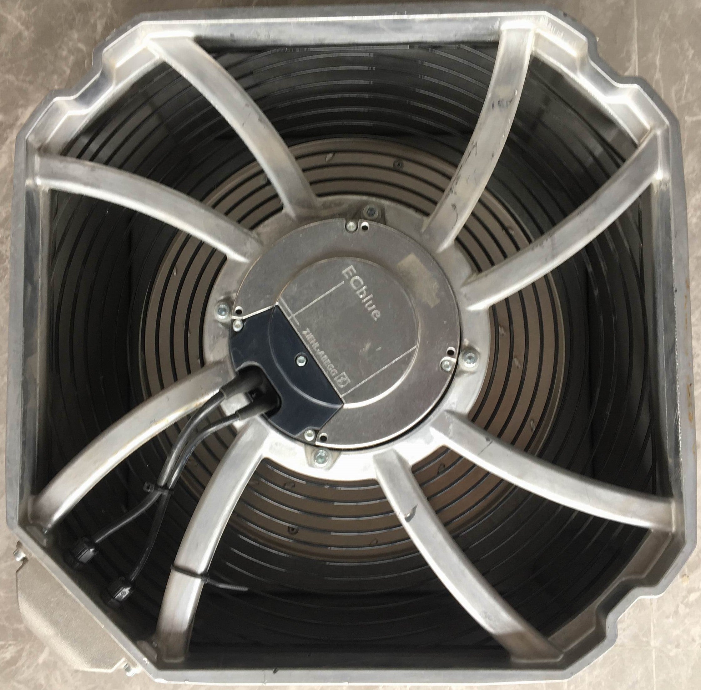 GR31M-6ID.BF.2R ZIEHL-ABEGG centrifugal fan 200-277V 0.38KW 1.9/1.35A 2350rpm