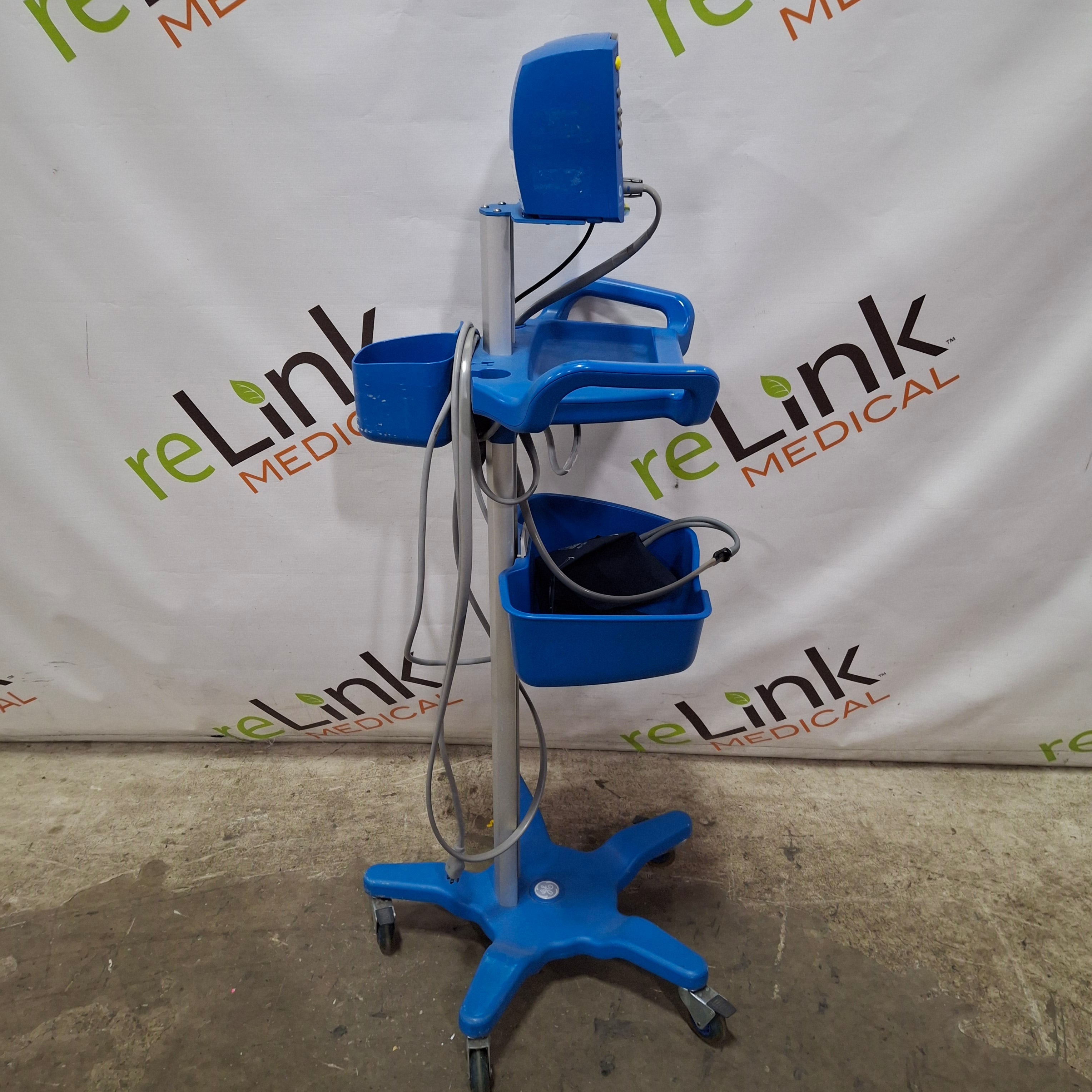 GE Healthcare CareScape Dinamap V100 Roll Stand