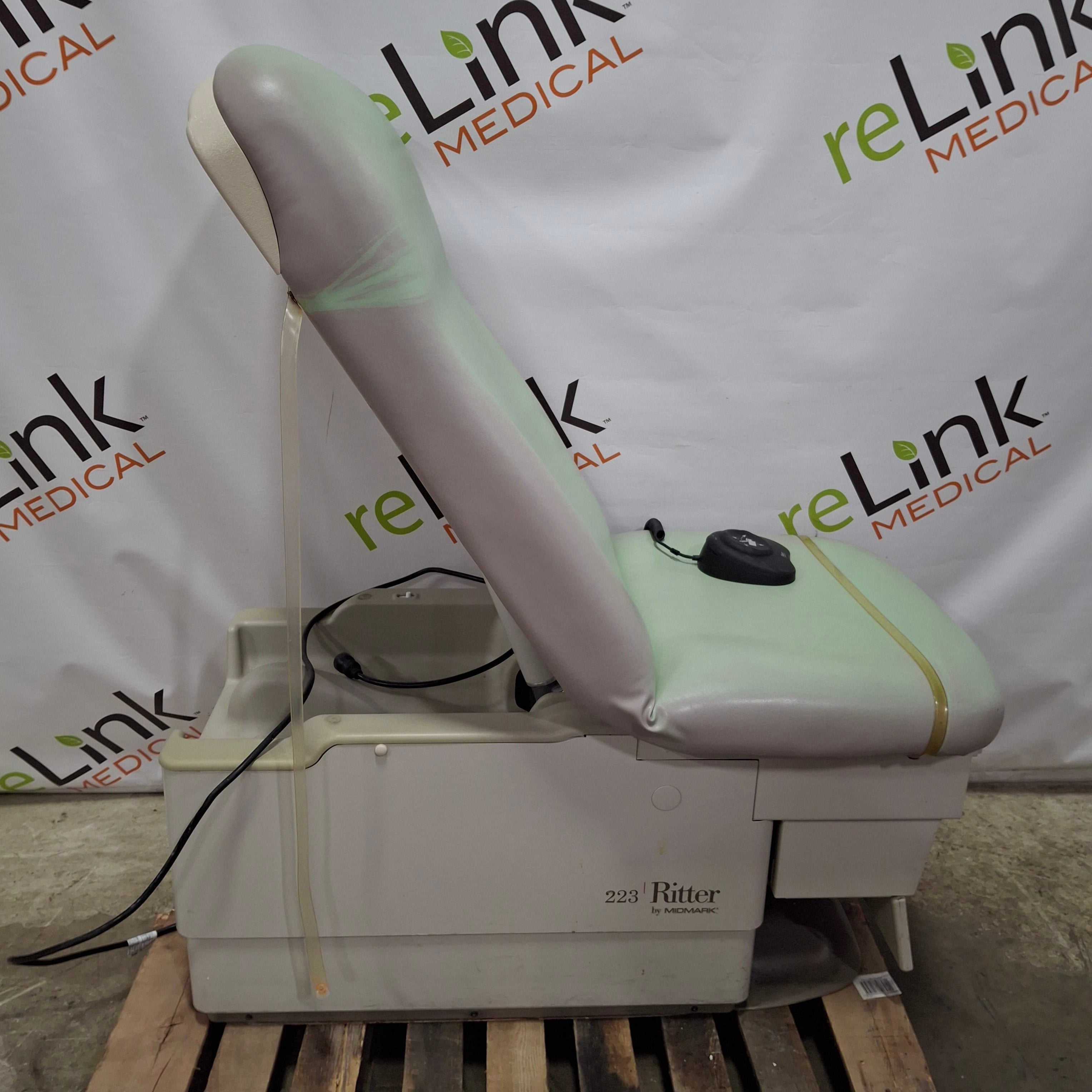 Midmark 223 Hi-Lo Power Barrier Free Procedure Exam Table