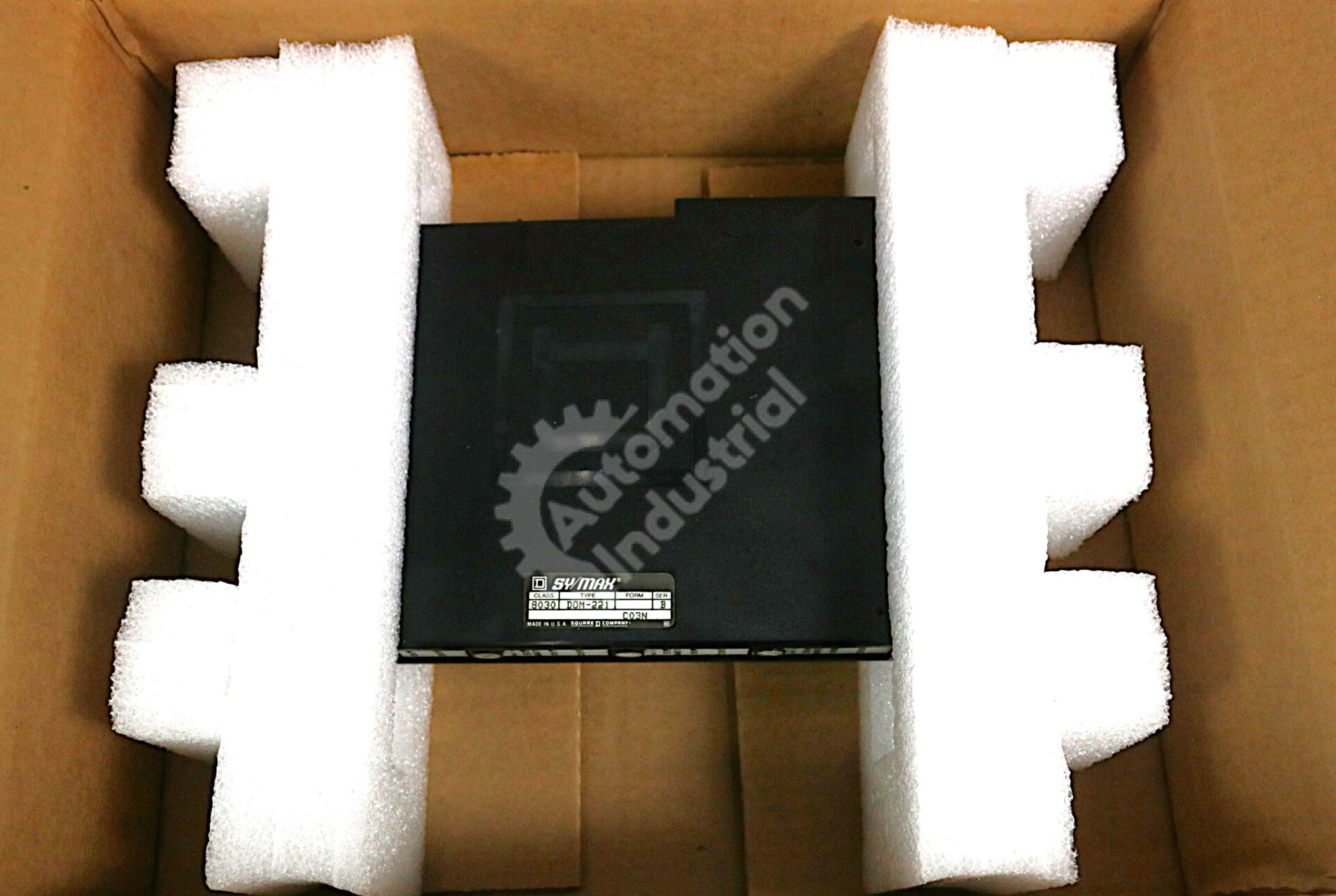 DOM-221 By Square D Sy/Max Class 8030 120VAC Deluxe Output Module