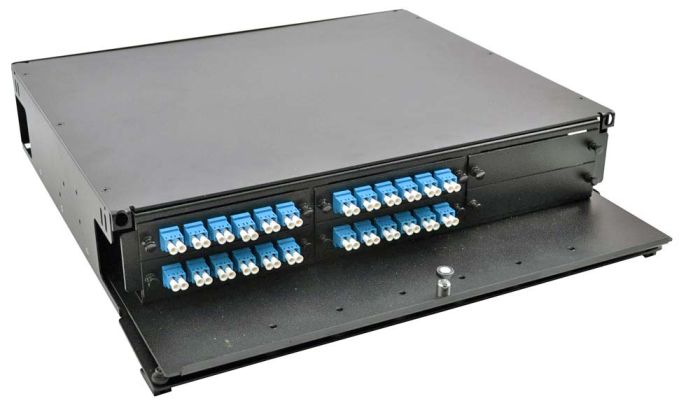 2RU Rack Mount w/4 LC/UPC & 2 blanks Plates & Trays-Black