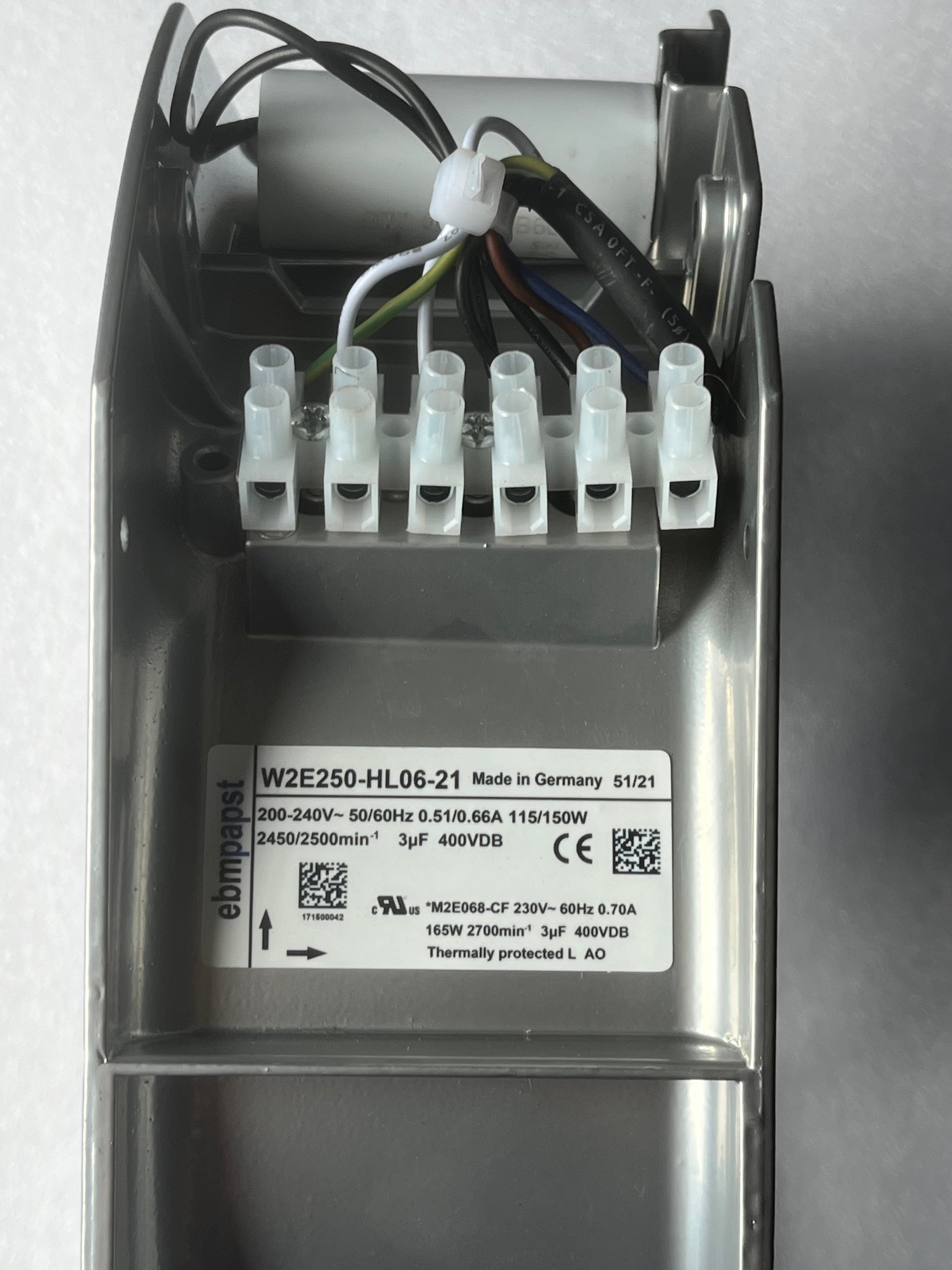 W2E250-HL06-10 Ebm-Papst AC Axial Fan 230V 127/195W 0.56A 2550rpm