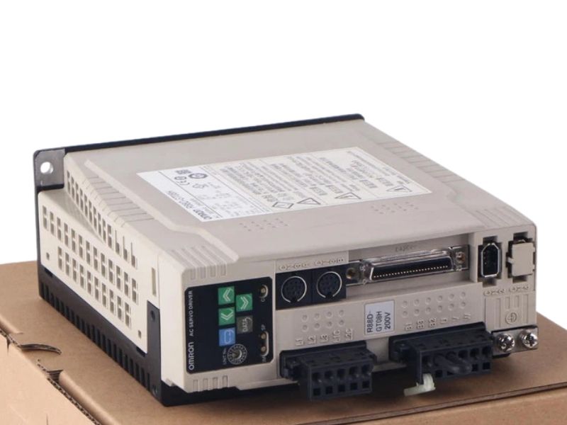 Omron R88D-GT08H Servo Drive 800W 200-240VAC Analog Pulse G Series