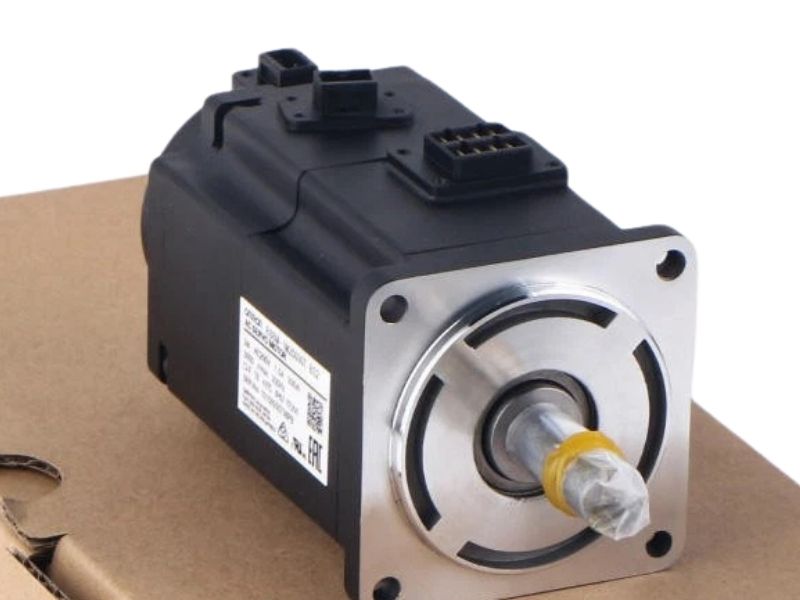 Omron R88M-1M20030T Servo Motor 200W 3000RPM 200VAC 1S Series Absolute Encoder