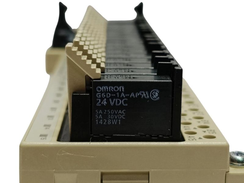 Omron G70D-VSOC16 Output Module 16 Point Relay 24VDC NPN I/O