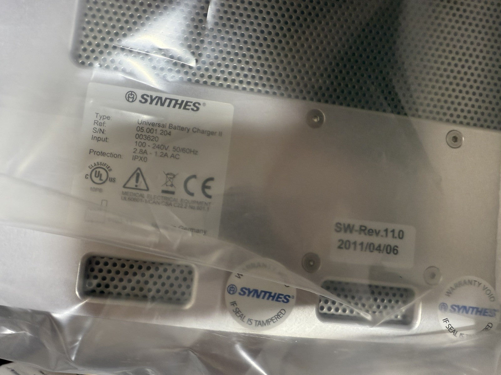 New Synthes Universal Battery Charger II 30 Day Warranty
