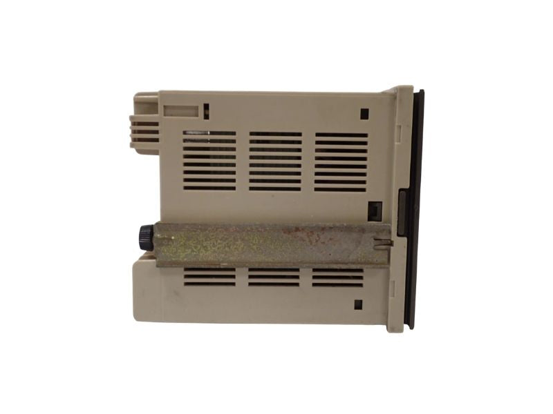 Omron E5AX-A Temperature Controller for Process Automation