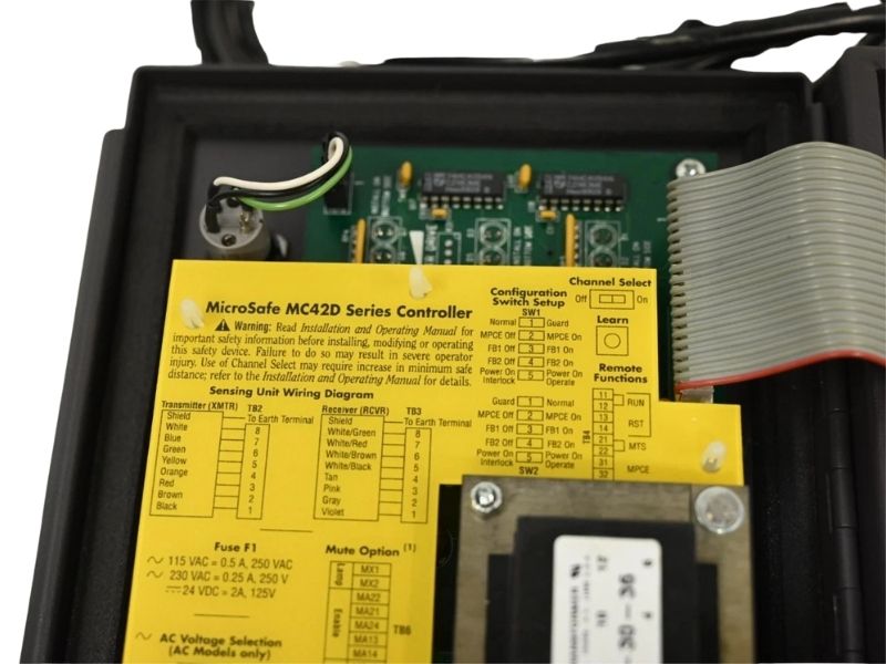 MC42D-1-AC Minisafe Controller for Light Curtain Safety Systems