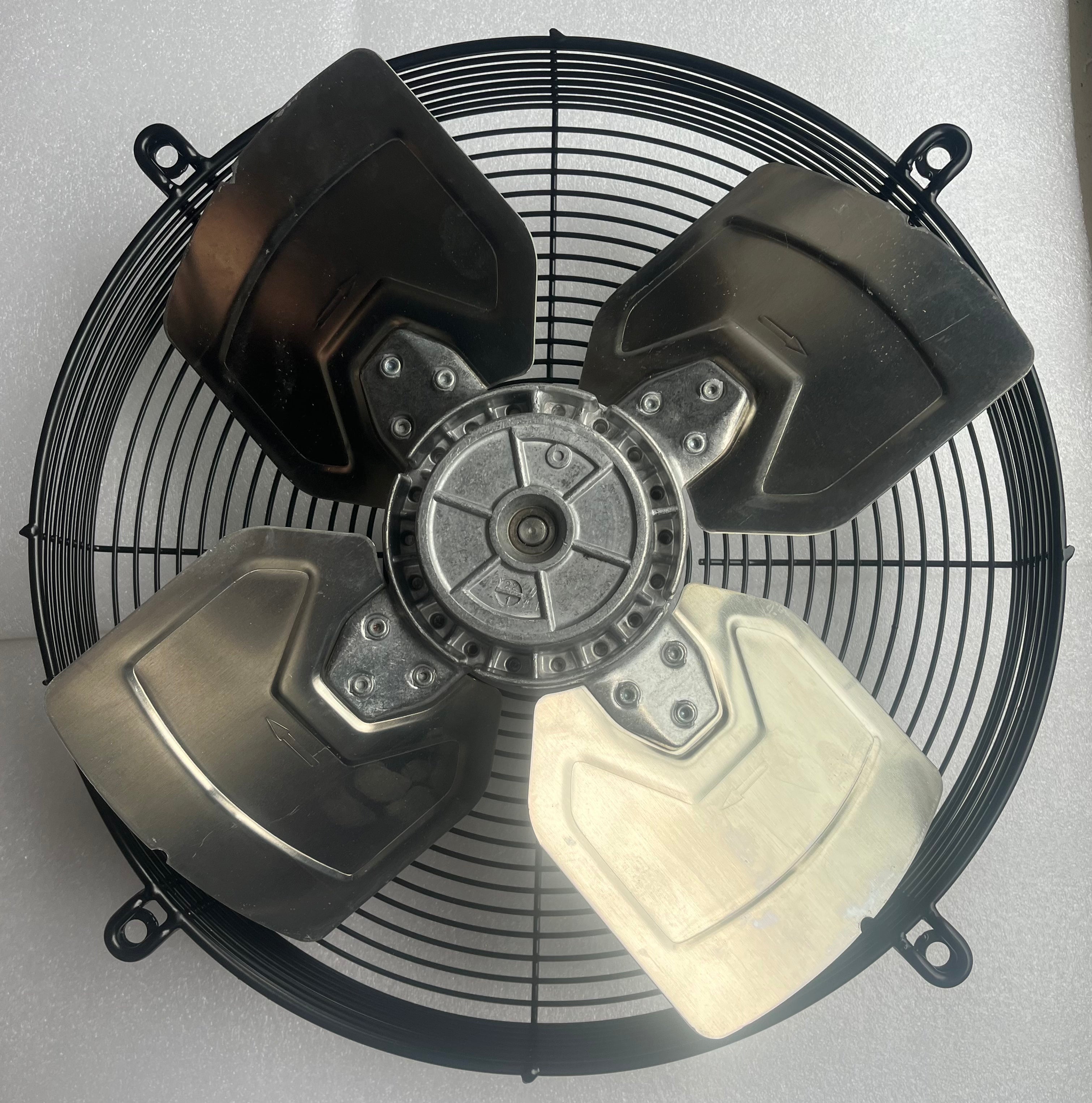 FB040-4EK.2F.6S  ZIEHL-ABEGG Axial Fan 1-230V 0.2kW 0.94A 1410rpm 50/60HZ