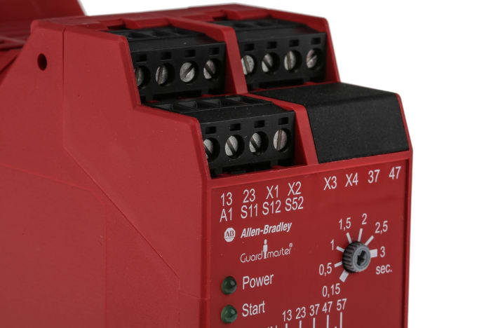 MSR138DP | Allen-Bradley Safety Relay 24V