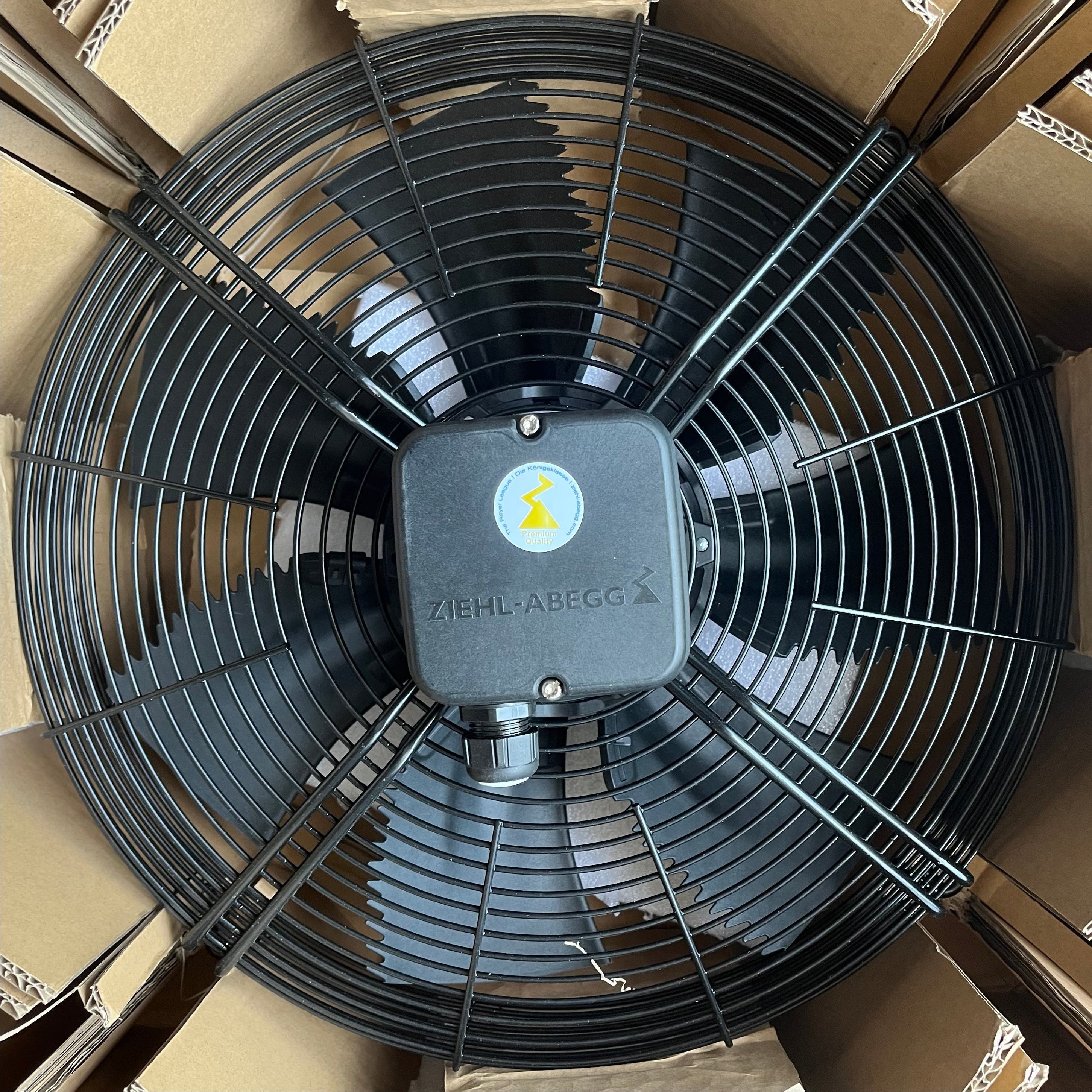 FN040-4DA.0F.V7P1  ZIEHL-ABEGG Axial Fan 400V 0.36/0.25kW 0.55/0.36A 1600/1140rpm