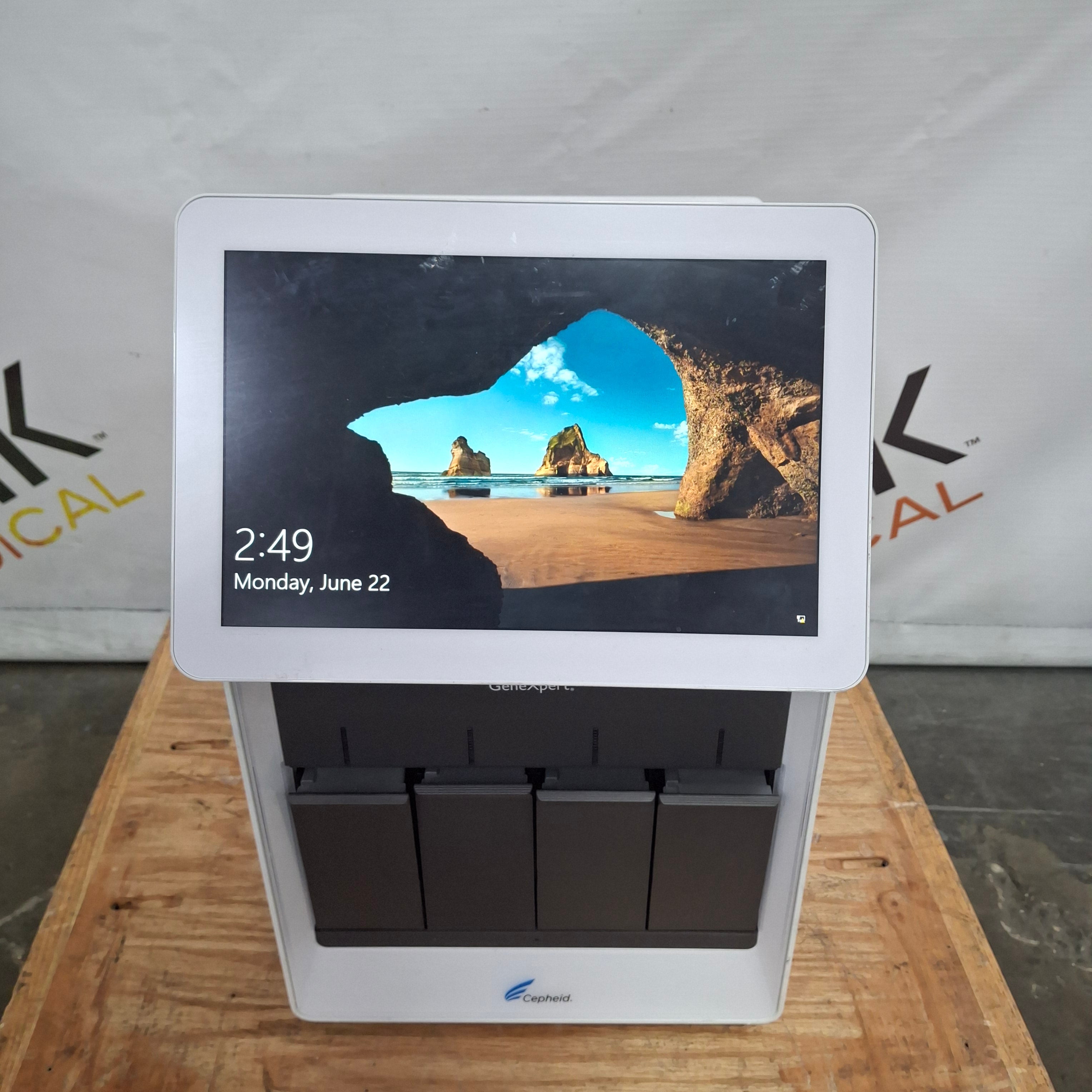 Cepheid GeneXpert Molecular Diagnostic System Hub