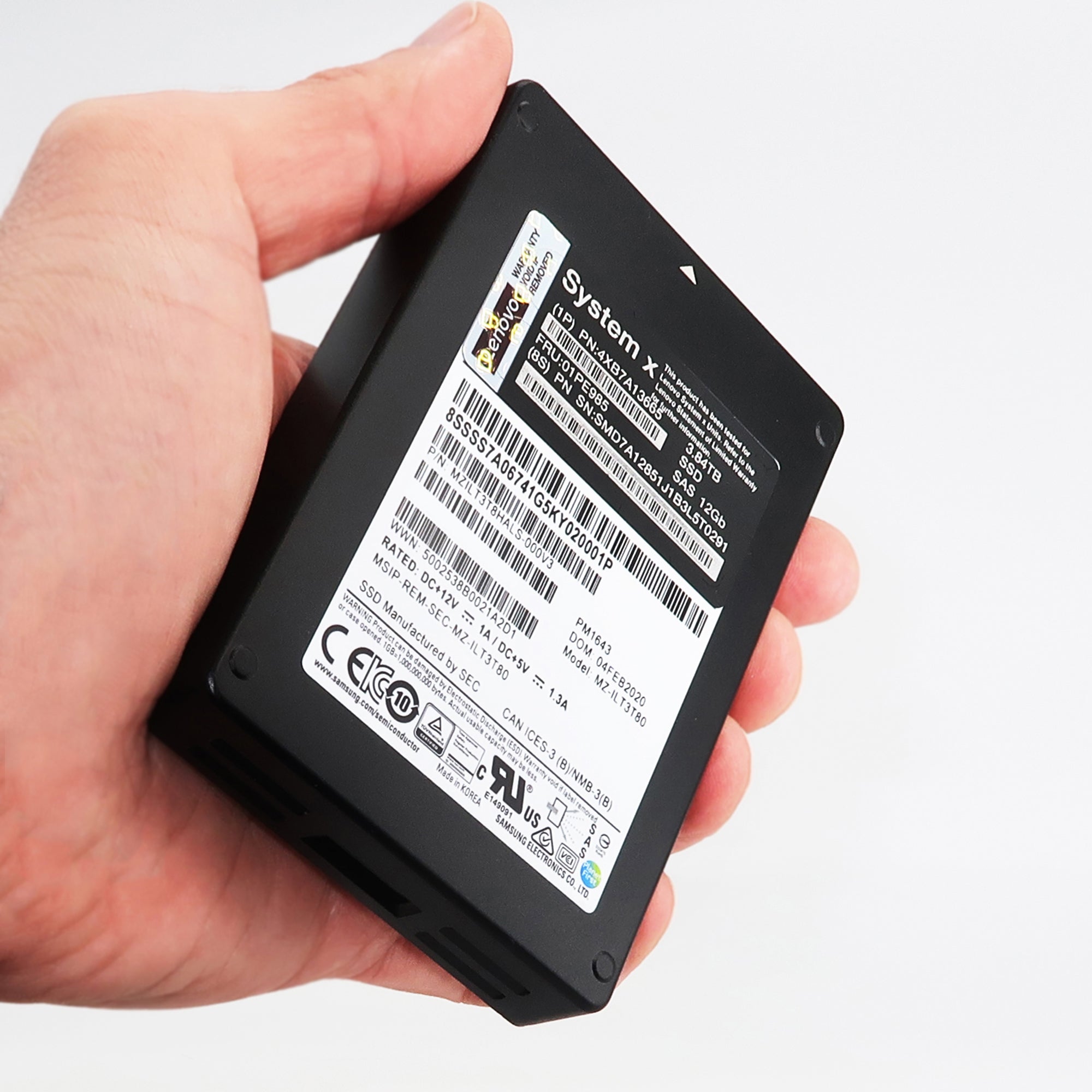 Samsung/Lenovo PM1643 MZILT3T8HALS MZ-ILT3T80 3.84TB SAS 12Gb/s 3D TLC 2.5in Solid State Drive
