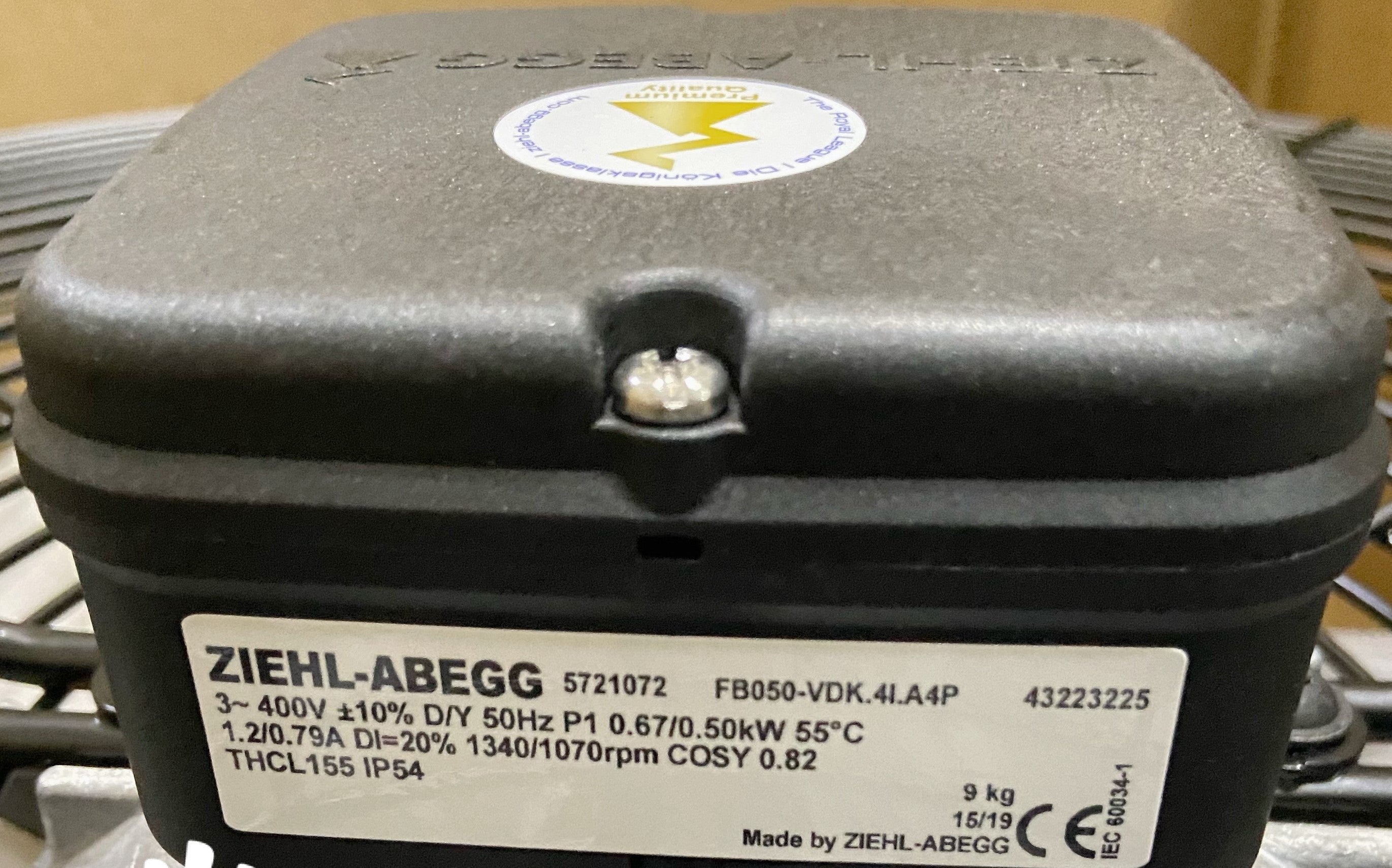 FB050-VDK.4I.A4P ZIEHL-ABEGG Axial Fan 3-400/460V 0.67/0.55kW 1.2/0.79A 1340/1070rpm