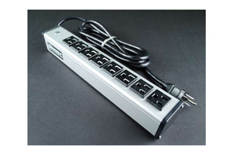 Wiremold Plug-In Outlet Center Unit / 120V/15A/8 O/L /6' cord