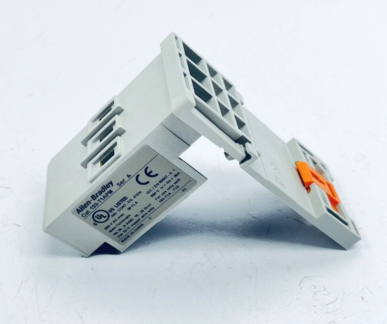 193-T1APM | Allen-Bradley DIN Rail/Panel Mount Adapter