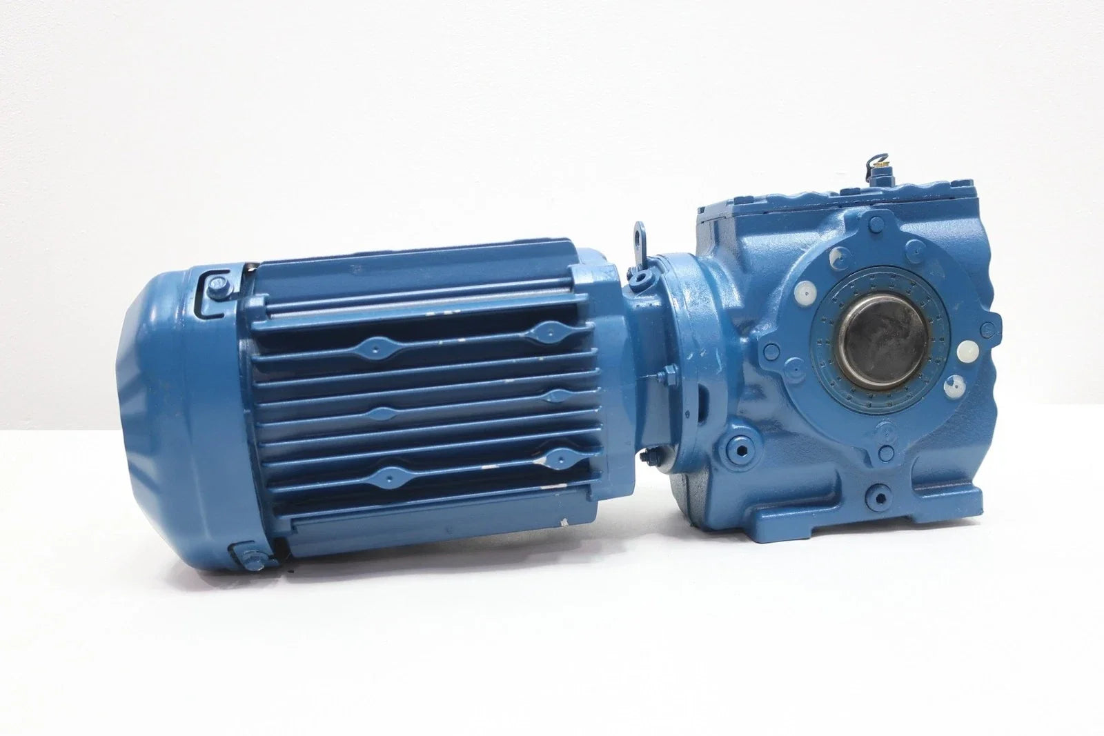 SEW EURODRIVE SA47DRE80M4 1 HP Helical Worm Gearmotor 24.77:1 Ratio