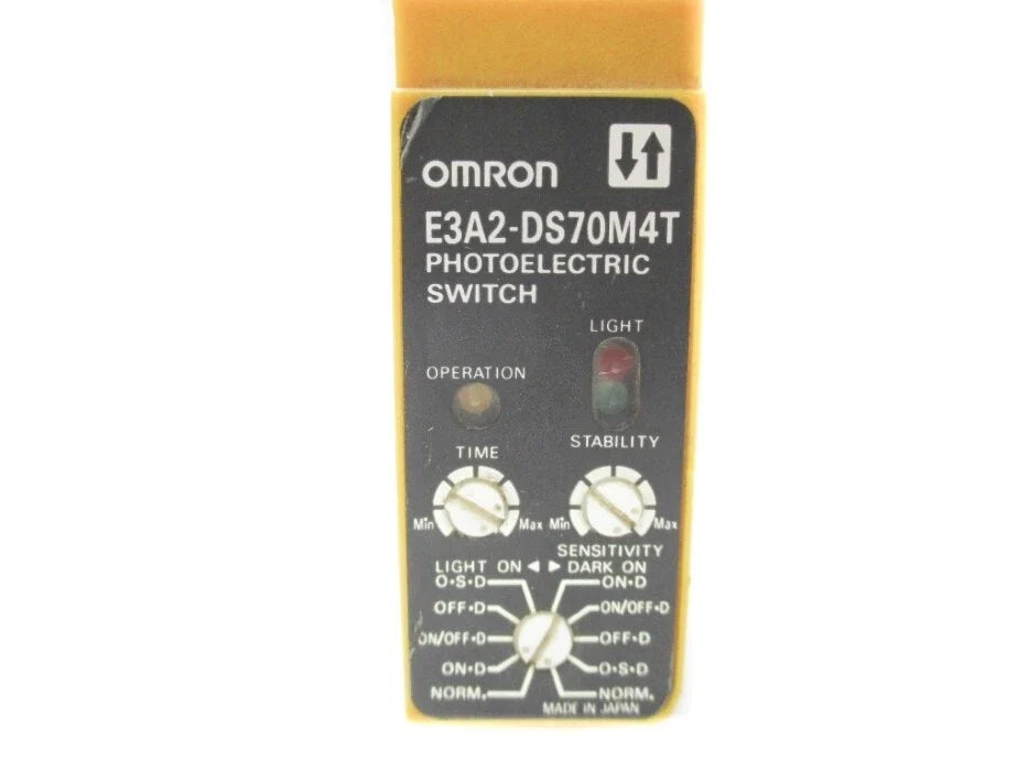 Omron E3A2-10M4T Photoelectric Sensor 10m Through-Beam Relay Output IP66