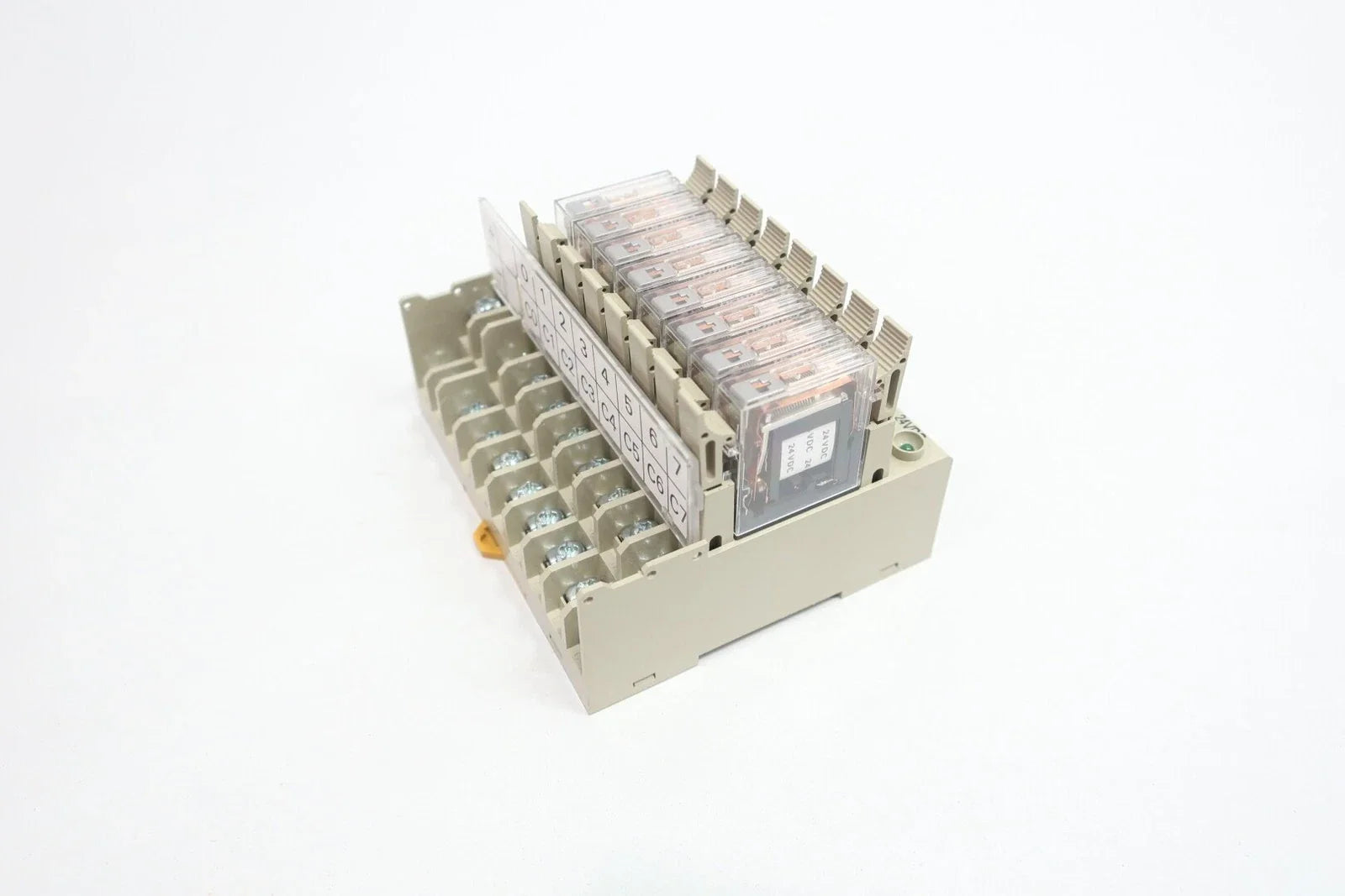 G7TC-OC08 | Omron 8-Point Relay Output Terminal Block I/O Module
