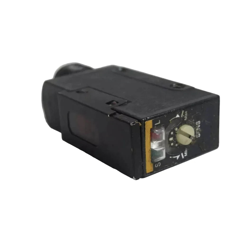 E3S-AR66 | Omron E3S-A Retro-Reflective Photoelectric Sensor 2m NPN