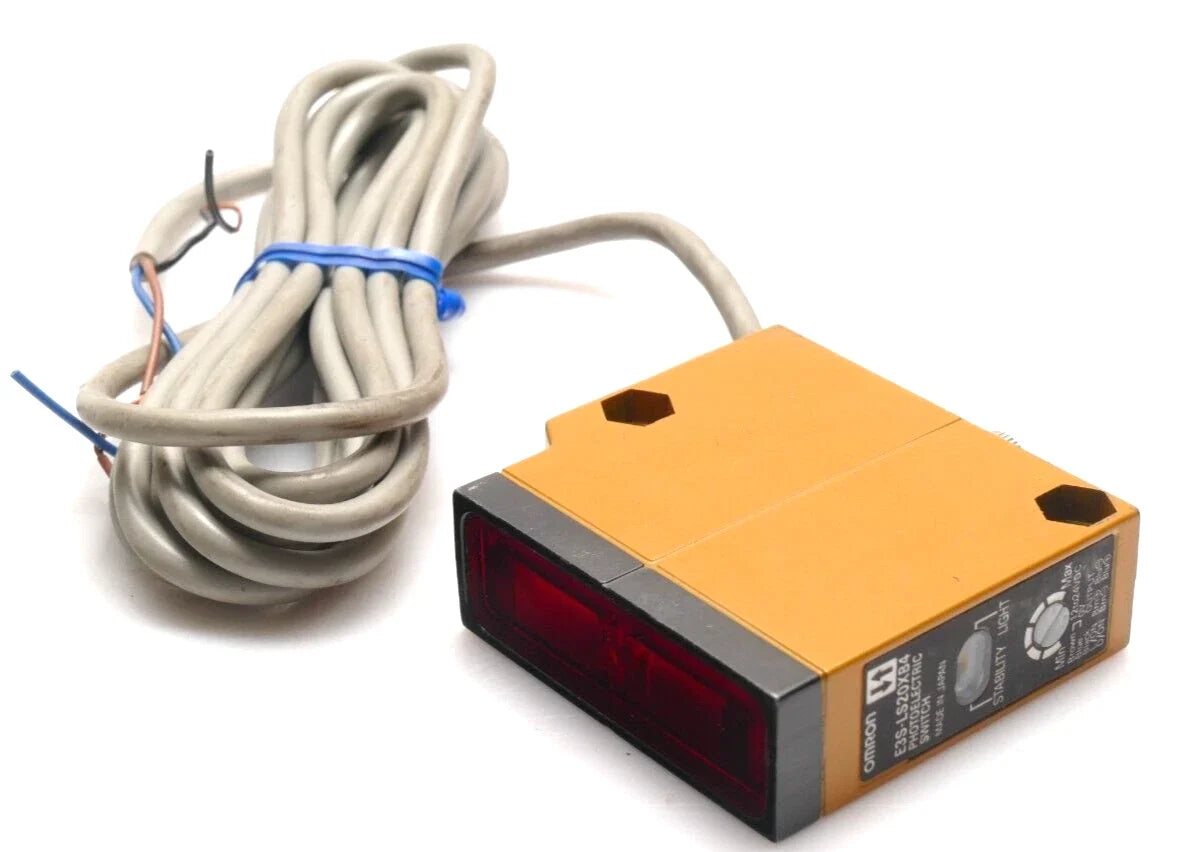 E3S-LS20XB4 | Omron E3S-LS Limited Reflective Photoelectric Sensor 50–250mm