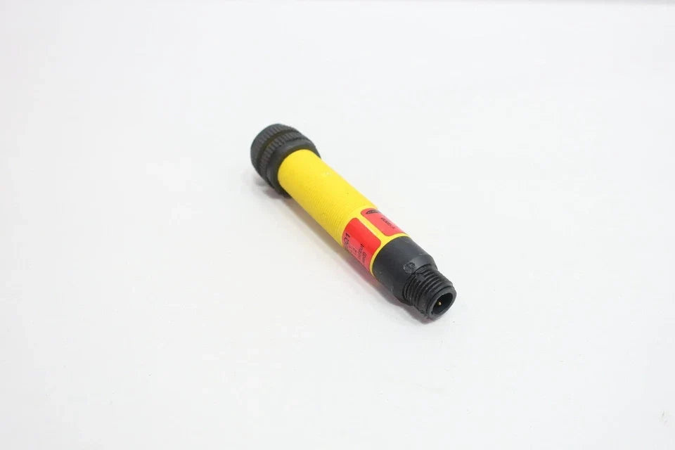 S18AW3FF100Q1 | Banner EZ-BEAM S18 Fixed Field Sensor, 100 mm, 20–250 VAC