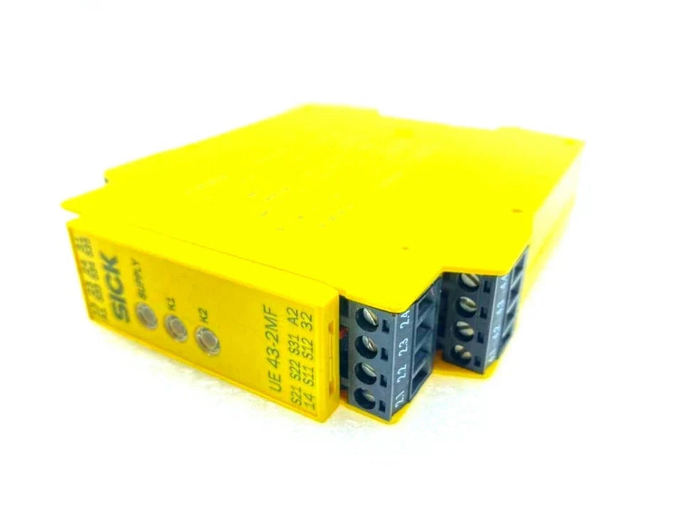 UE43-2MF3D2 | SICK Safety Relay for E-Stops and Interlocks, 24 V DC