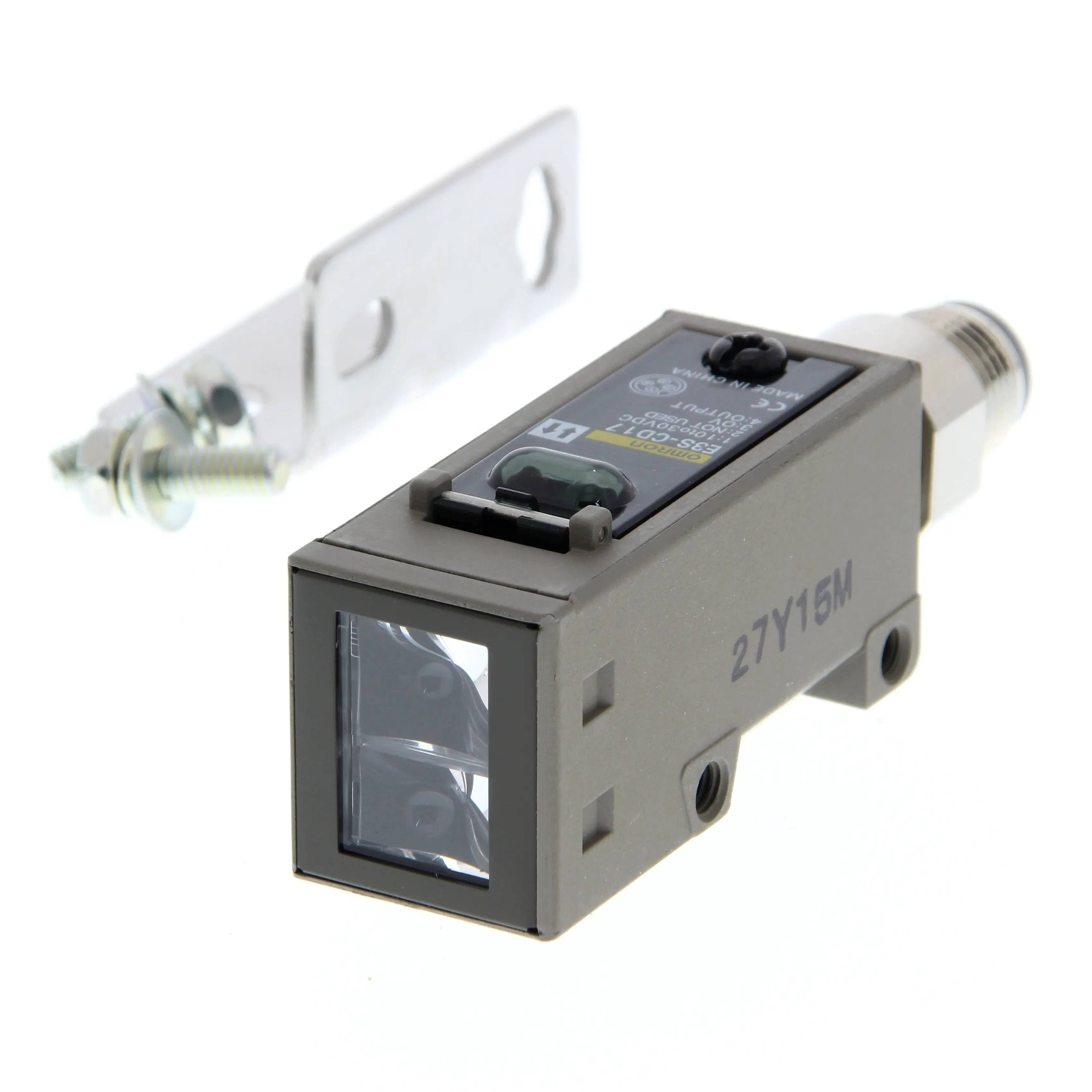 E3S-CD16 | Omron 700mm Diffuse Photoelectric Sensor NPN/PNP M12