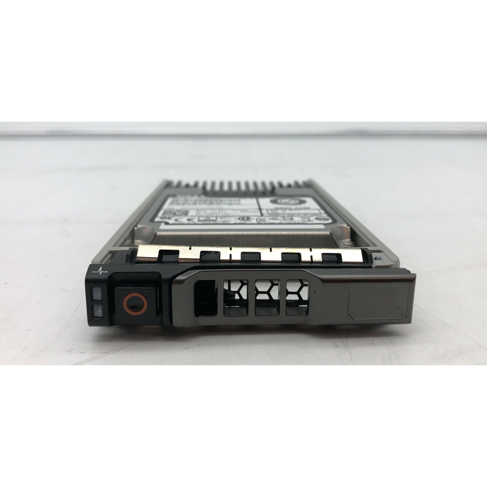 Client Kit 960GB Hot Swap 2.5" SATA 6Gb/s SSD for T430, T630, R230, R330, R430, R630, R730, R730xd, R830, T440, T640